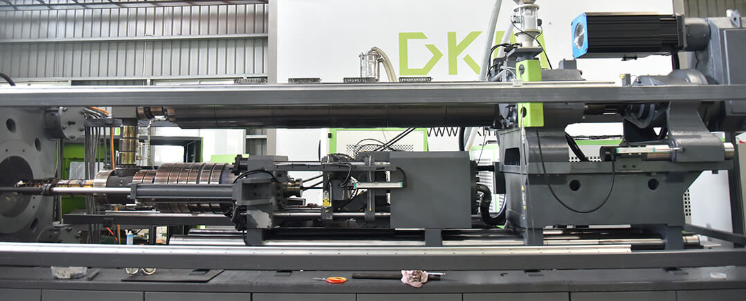 PET INJECTION MOLDING MACHINE3