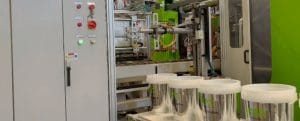 in-mold-labeling-bucket-production