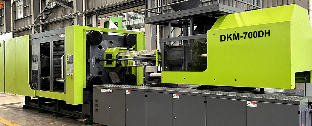 injection-molding-machine-for-producing-buckets